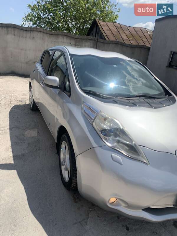Хэтчбек Nissan Leaf 2011 в Дубровице фото 7 Хэтчбек Nissan Leaf 2011 в Дубровице