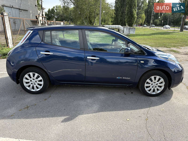 Хэтчбек Nissan Leaf 2016 в Кременчуге