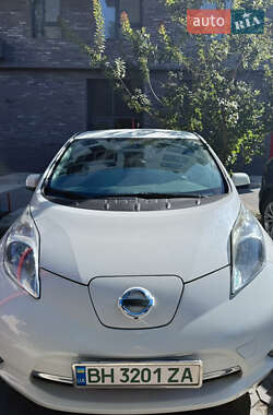 Хетчбек Nissan Leaf 2015 в Одесі