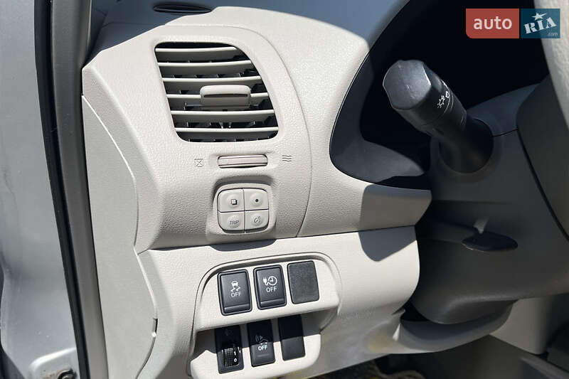 Хэтчбек Nissan Leaf 2011 в Коломые