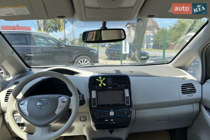 Хэтчбек Nissan Leaf 2011 в Коломые