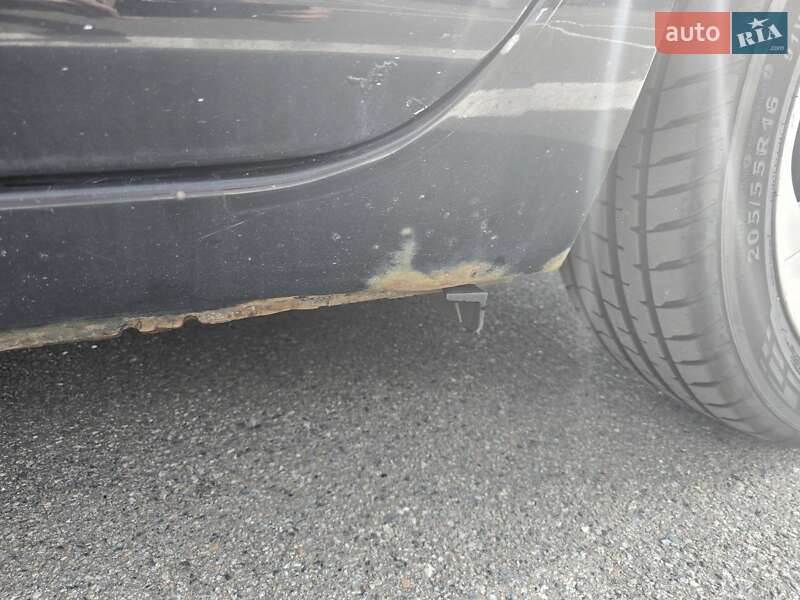 Хэтчбек Nissan Leaf 2012 в Киеве