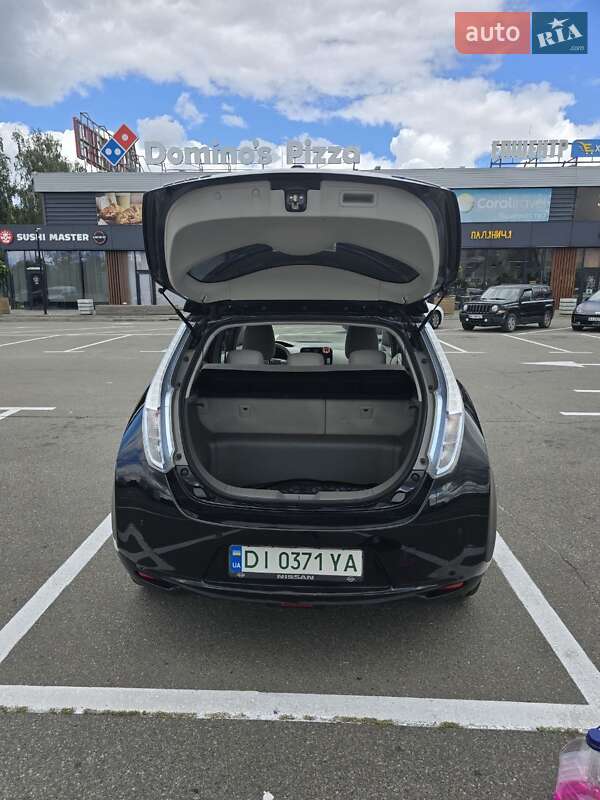 Хэтчбек Nissan Leaf 2012 в Киеве
