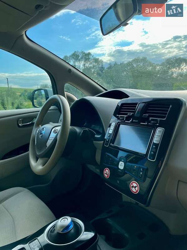 Хэтчбек Nissan Leaf 2012 в Золочеве