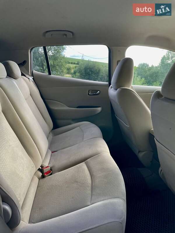 Хэтчбек Nissan Leaf 2012 в Золочеве