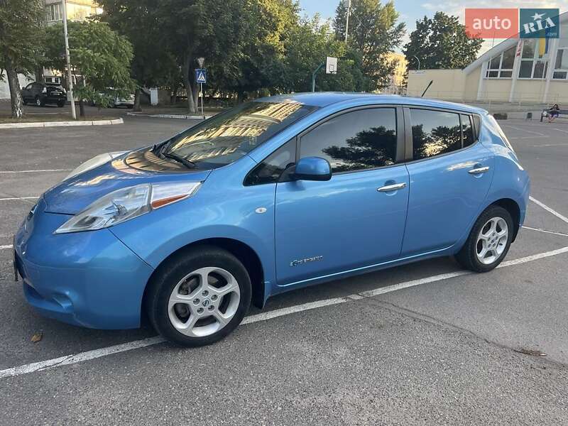 Хэтчбек Nissan Leaf 2011 в Черкассах