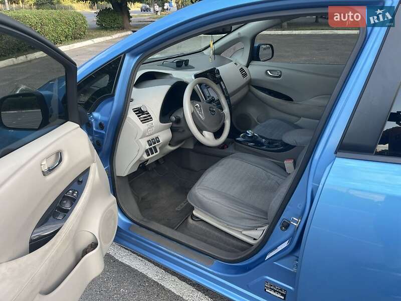 Хэтчбек Nissan Leaf 2011 в Черкассах