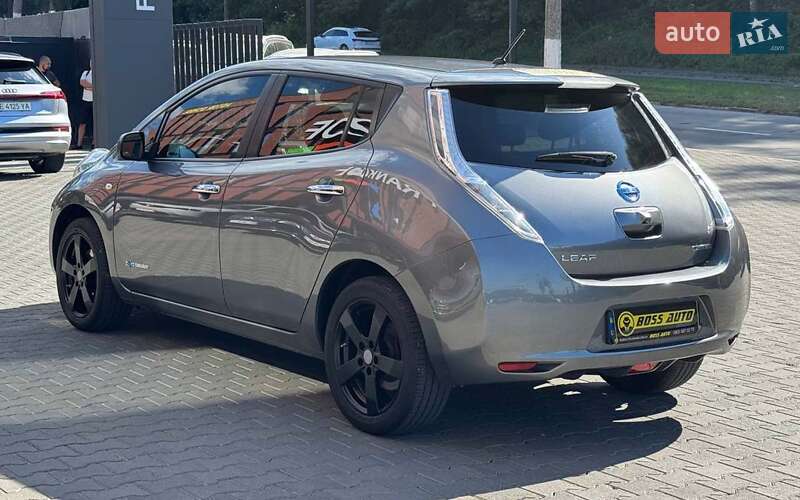 Хэтчбек Nissan Leaf 2015 в Черновцах