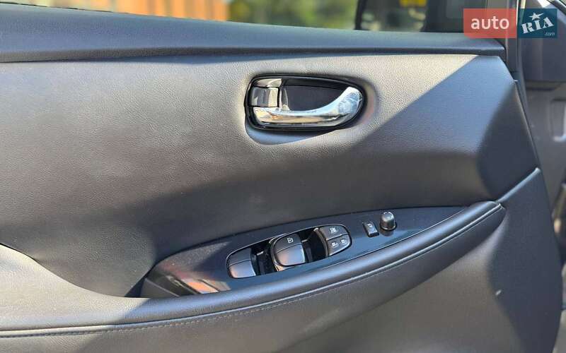 Хэтчбек Nissan Leaf 2015 в Черновцах