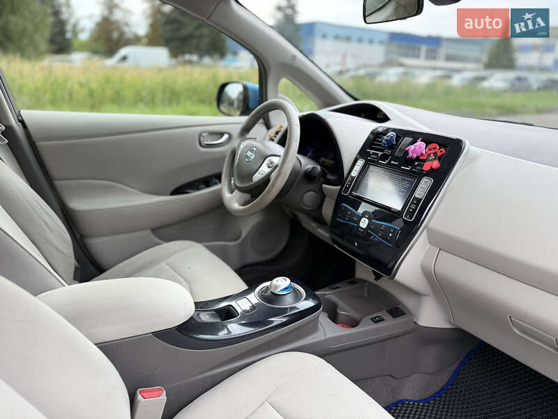 Хетчбек Nissan Leaf 2011 в Львові