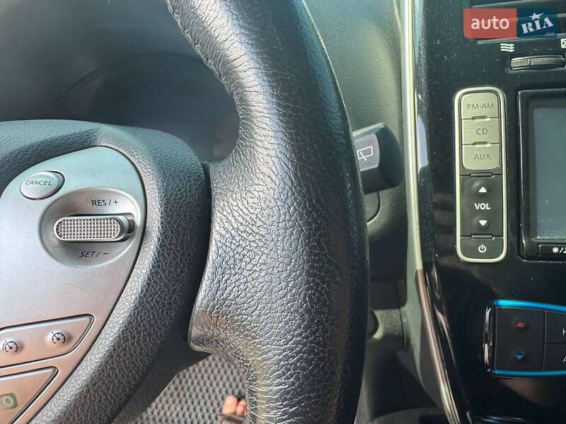 Хэтчбек Nissan Leaf 2014 в Змиеве