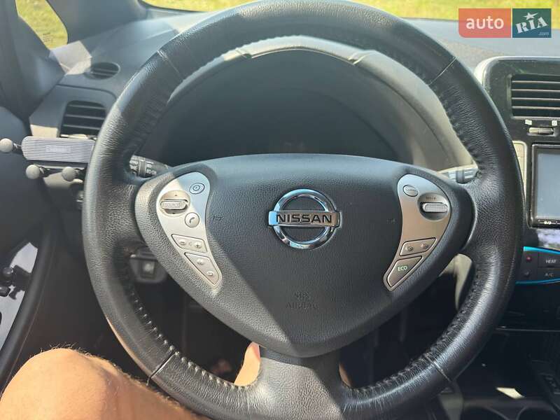 Хэтчбек Nissan Leaf 2014 в Змиеве