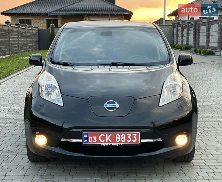 Хэтчбек Nissan Leaf 2015 в Ровно