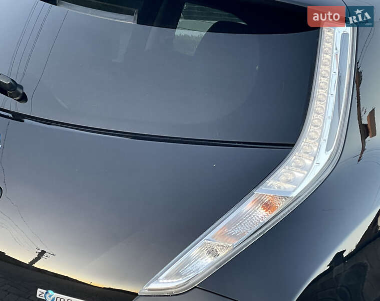 Хэтчбек Nissan Leaf 2015 в Ровно