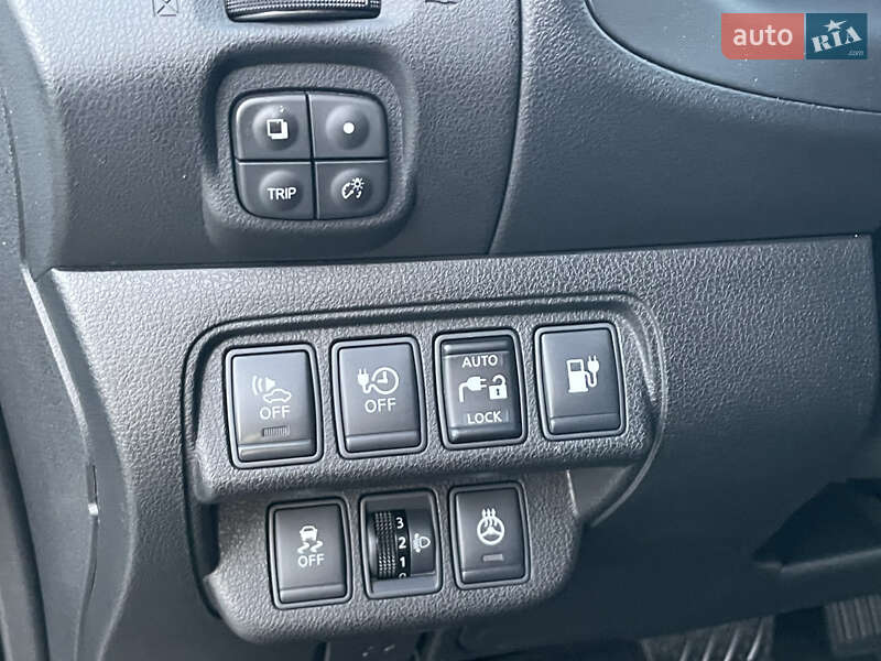 Хэтчбек Nissan Leaf 2015 в Ровно