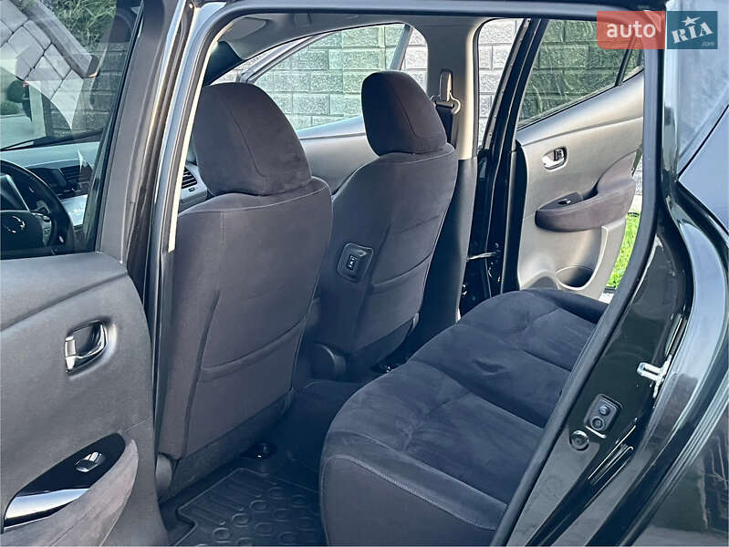 Хэтчбек Nissan Leaf 2015 в Ровно