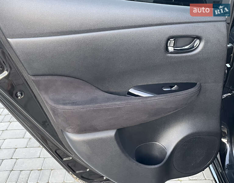Хэтчбек Nissan Leaf 2015 в Ровно