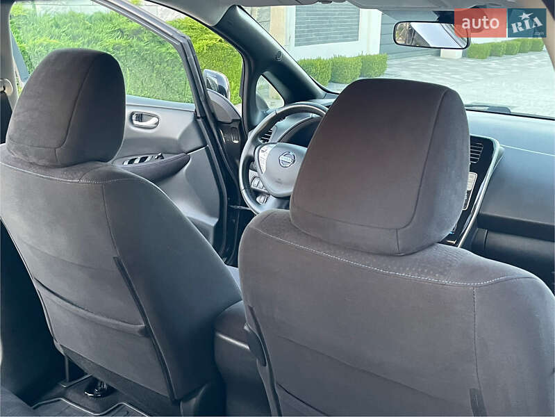 Хэтчбек Nissan Leaf 2015 в Ровно