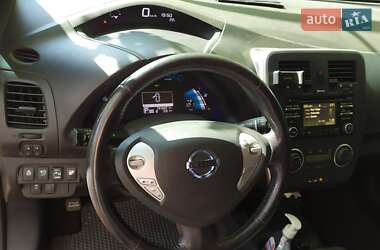 Хэтчбек Nissan Leaf 2014 в 