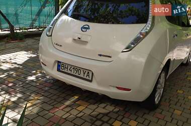 Хэтчбек Nissan Leaf 2014 в 