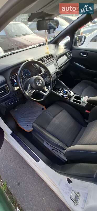 Хэтчбек Nissan Leaf 2018 в Хмельницком