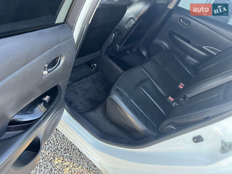 Хэтчбек Nissan Leaf 2014 в Днепре