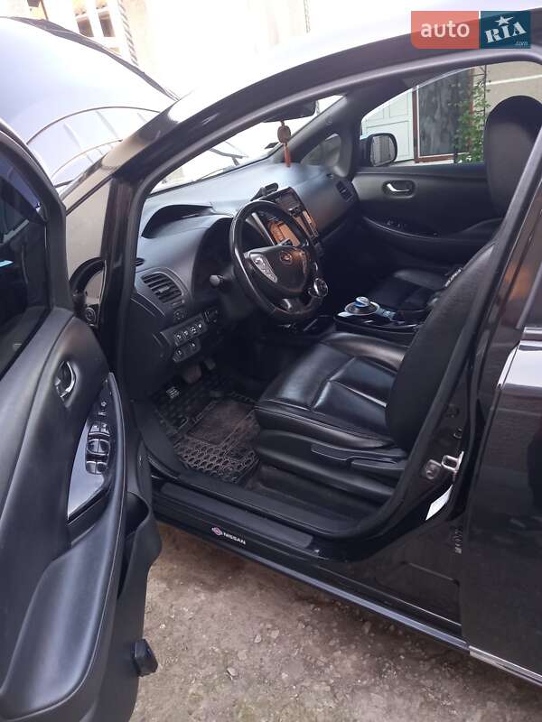 Хэтчбек Nissan Leaf 2013 в Заставной фото 3 Хэтчбек Nissan Leaf 2013 в Заставной