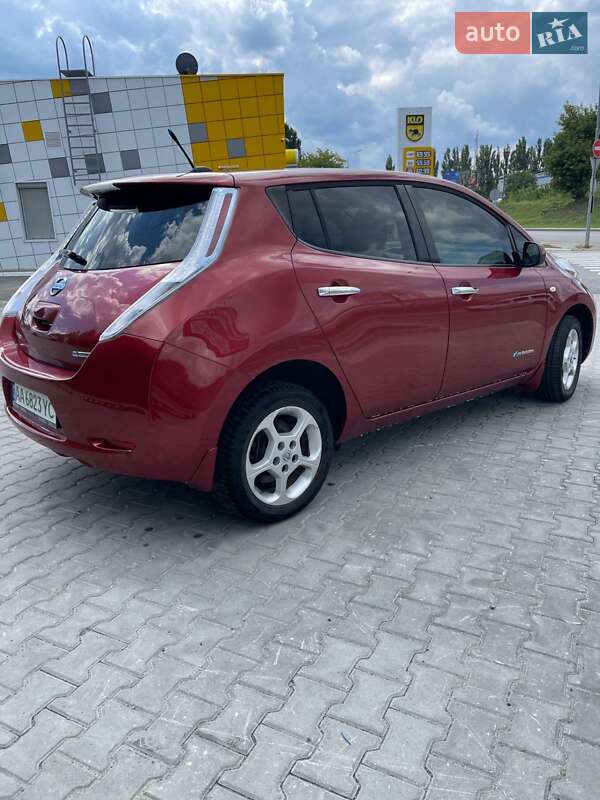 Хэтчбек Nissan Leaf 2012 в Киеве