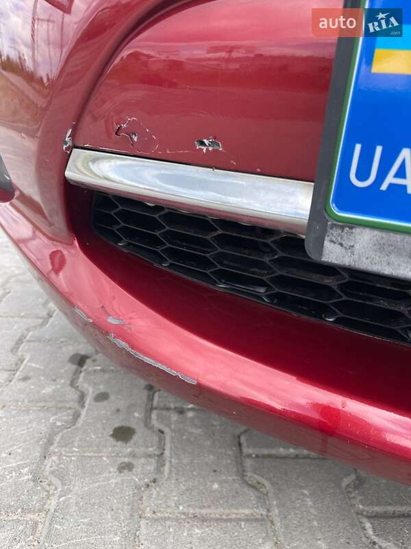 Хэтчбек Nissan Leaf 2012 в Киеве