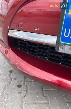 Хэтчбек Nissan Leaf 2012 в 
