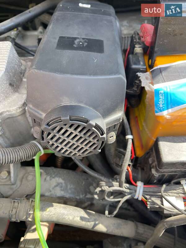 Хэтчбек Nissan Leaf 2012 в Киеве