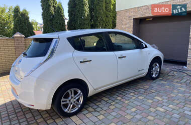 Хетчбек Nissan Leaf 2014 в 