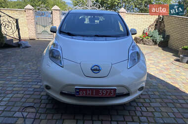 Хетчбек Nissan Leaf 2014 в 