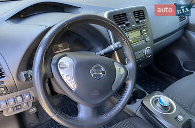 Хетчбек Nissan Leaf 2014 в 