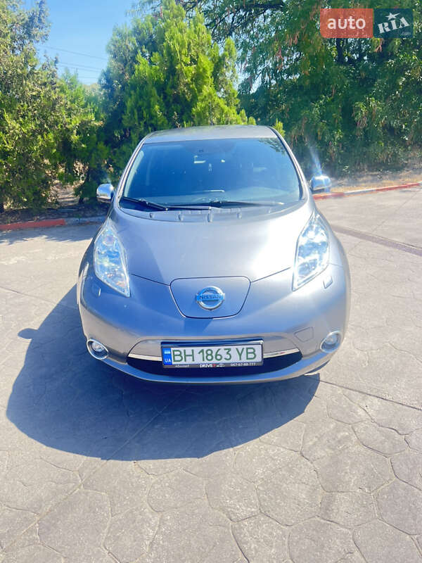 Хэтчбек Nissan Leaf 2015 в Черноморске фото 4 Хэтчбек Nissan Leaf 2015 в Черноморске