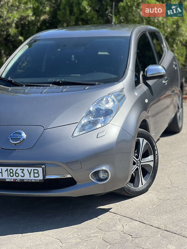 Хэтчбек Nissan Leaf 2015 в Черноморске фото 27 Хэтчбек Nissan Leaf 2015 в Черноморске