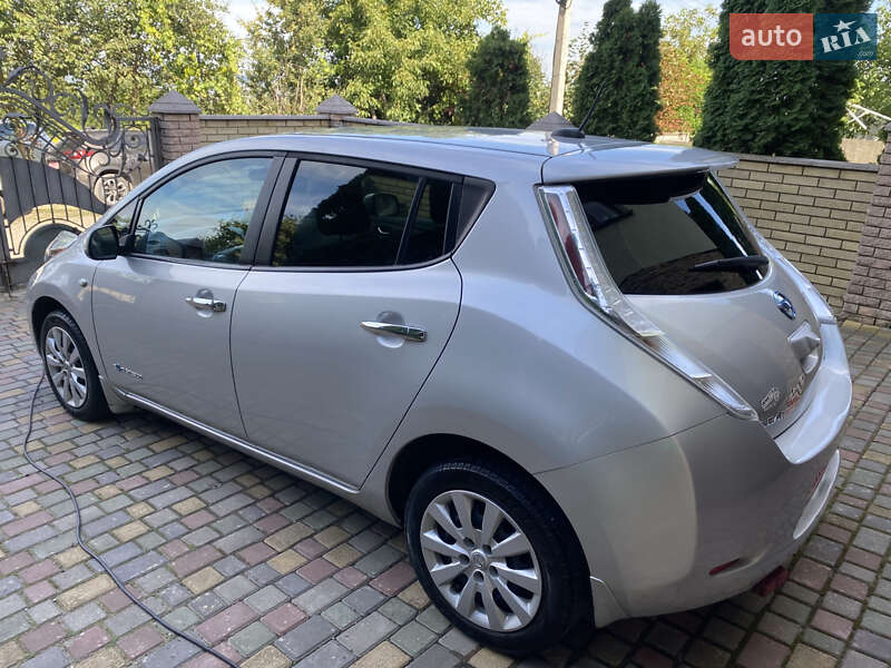 Хэтчбек Nissan Leaf 2015 в Черновцах