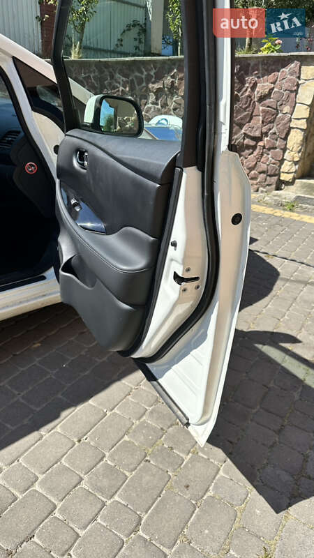 Хэтчбек Nissan Leaf 2014 в Львове фото 11 Хэтчбек Nissan Leaf 2014 в Львове