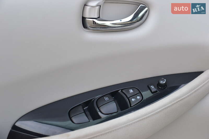 Хэтчбек Nissan Leaf 2012 в Луцке