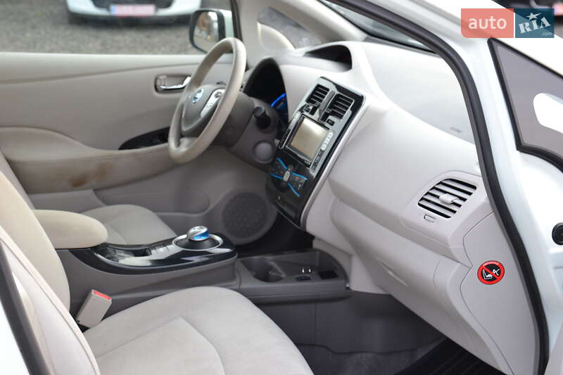 Хэтчбек Nissan Leaf 2012 в Луцке