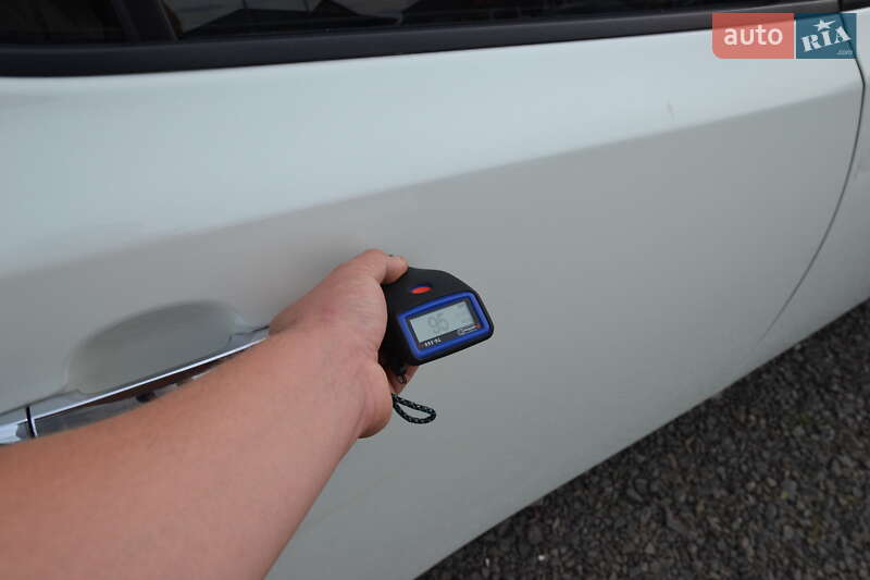 Хэтчбек Nissan Leaf 2012 в Луцке