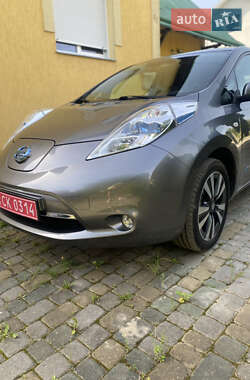 Хэтчбек Nissan Leaf 2016 в 