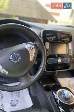 Хэтчбек Nissan Leaf 2016 в 