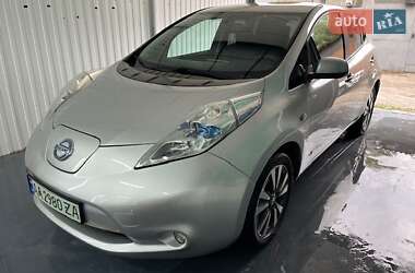 Хэтчбек Nissan Leaf 2015 в Киеве