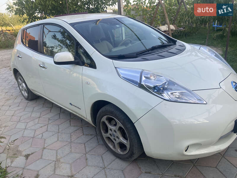 Хетчбек Nissan Leaf 2012 в Виноградові