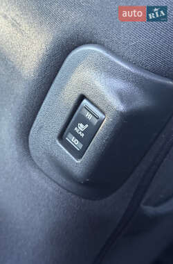 Хэтчбек Nissan Leaf 2014 в 