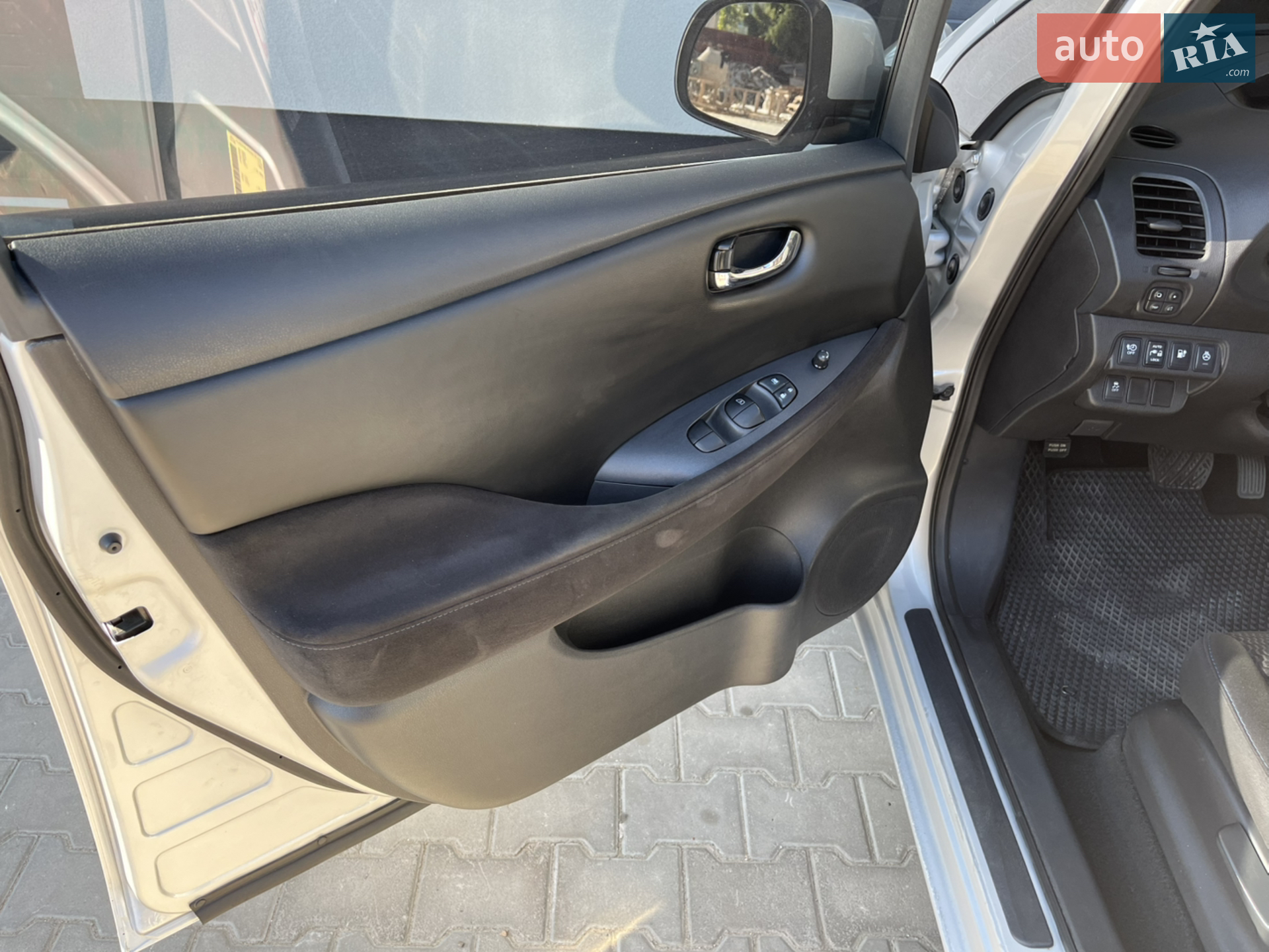 2013 Nissan Leaf - мініатюра 10