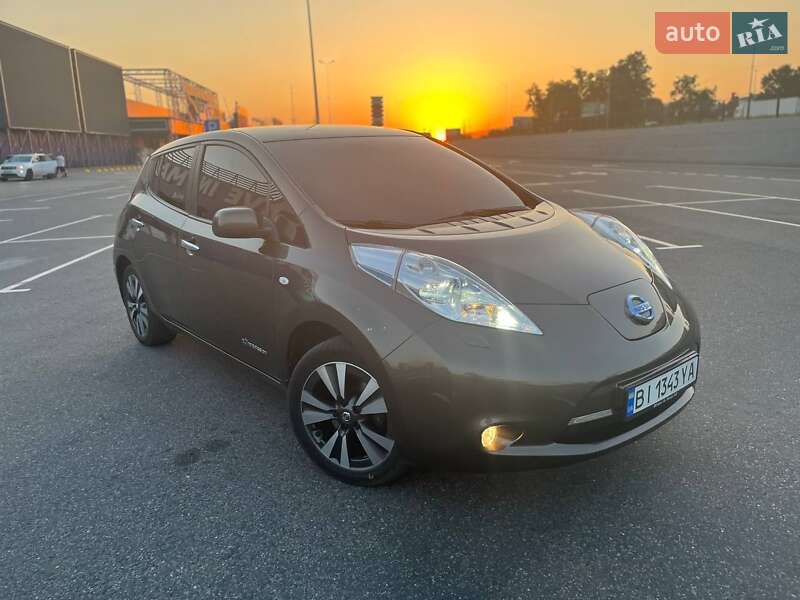 Хэтчбек Nissan Leaf 2016 в Полтаве