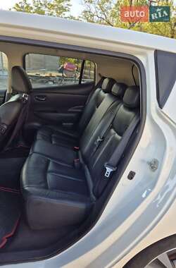 Хэтчбек Nissan Leaf 2014 в Каменском