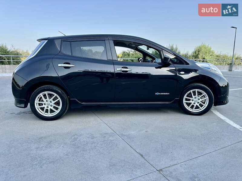 Хэтчбек Nissan Leaf 2016 в Киеве